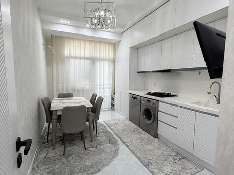 3 otaqlı mənzil, 91 m², 8 Noyabr: 274 000 ₼ 3