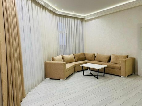 3 otaqlı mənzil, 130 m², İnşaatçılar: 306 000 ₼ 2