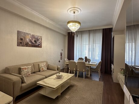 3 rooms · 130 m² · floor 5/7, Ağ şəhər