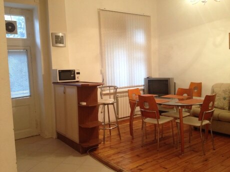 3 otaq · 96 m²