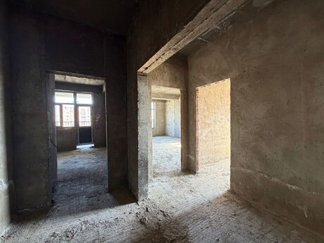 28 Mayda 3 otaqlı yeni tikili mənzil satılır, 118 m², 369 000 AZN, şəkil 4 / 9