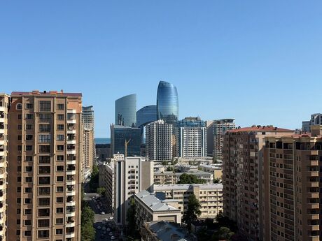 28 Mayda 3 otaqlı yeni tikili mənzil satılır, 118 m², 369 000 AZN, şəkil 2 / 9