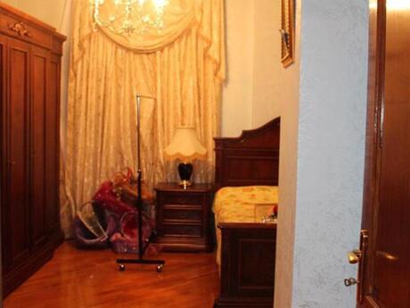 Продаётся 3-комнатная квартира в новостройке, Elmlər Akademiyası, 125 м², 400 000 AZN, фото 4 / 11