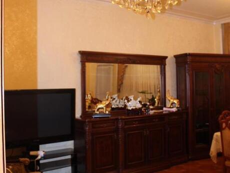 Продаётся 3-комнатная квартира в новостройке, Elmlər Akademiyası, 125 м², 400 000 AZN, фото 3 / 11