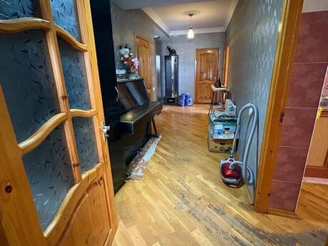 3 otaqlı köhnə tikili - 8 Noyabr m. - 100 m²