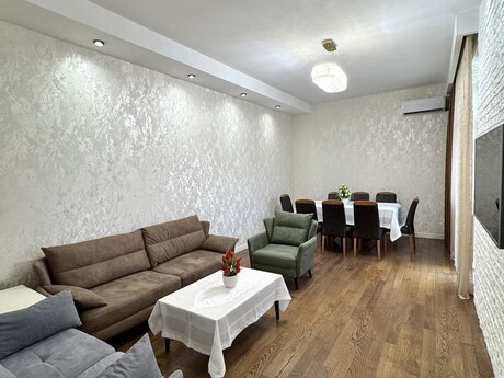 3 otaq · 107 m² · 6/14 mərtəbə, 8 Noyabr
