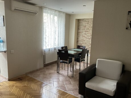 3-комн. вторичка - м. Элмляр Академиясы - 60 м²