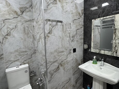 3-room apartment for rent, 77 m², 20 Yanvar: 850 ₼/mo 3