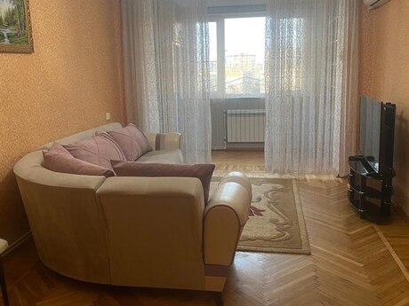 Elan №6294597 - Bakı, Gənclik m., 2 otaqlı, 70 m², 9/9 mərtəbə