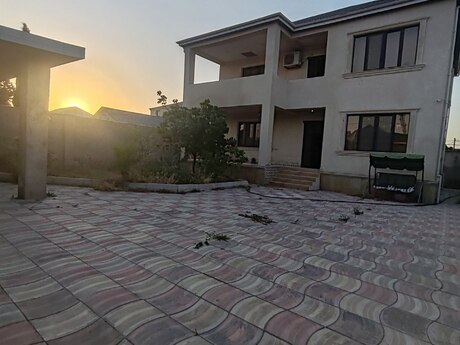 5 otaqlı həyət evi/bağ evi - Hövsan q. - 182 m²