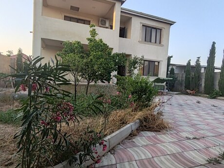 5 otaqlı həyət evi/bağ evi - Hövsan q. - 182 m²