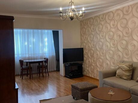 Elan №6294728 - Bakı, 28 May m., 2 otaqlı, 70 m², 3/5 mərtəbə