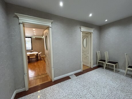 Kirayə 2 otaqlı mənzil, 70 m², 28 May: 1 000 ₼/ay 2