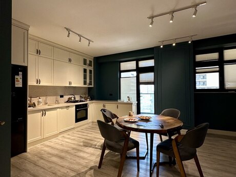 3 otaqlı yeni tikili - 8 Noyabr m. - 147 m²