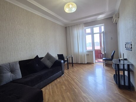 2 otaqlı mənzil, 65 m², 8 Noyabr: 235 000 ₼ 2