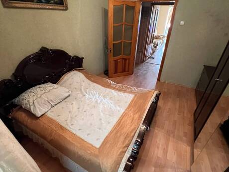 2 otaqlı köhnə tikili - Elmlər Akademiyası m. - 65 m²