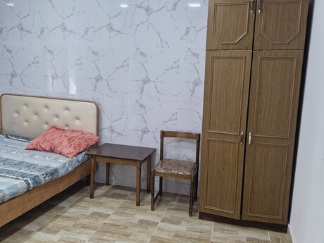 2 otaqlı həyət evi/bağ evi - Bakıxanov q. - 45 m²