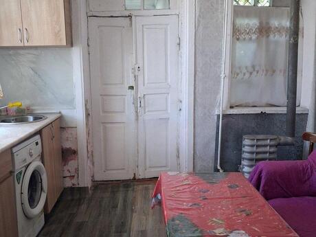 2 otaqlı həyət evi/bağ evi - Elmlər Akademiyası m. - 26 m²
