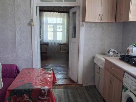2 otaqlı həyət evi/bağ evi - Elmlər Akademiyası m. - 26 m²