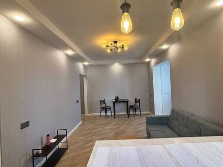 2 otaqlı köhnə tikili - Massiv A q. - 65 m²