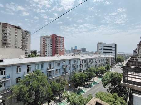 3 otaqlı köhnə tikili - 28 May m. - 70 m²