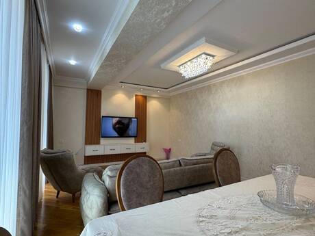 4-комнатная квартира, 150 м², Həzi Aslanov: 380 000 ₼ 4