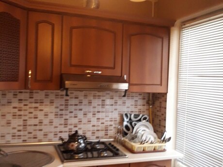 2 otaqlı köhnə tikili - İnşaatçılar m. - 54 m²