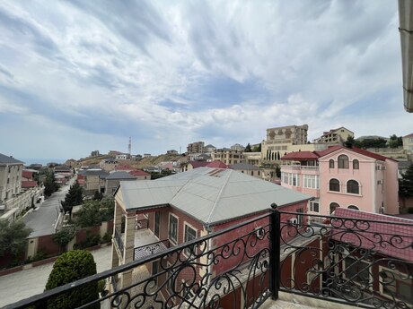 7-комн. дом/дача - пос. Бадамдар - 650 м²