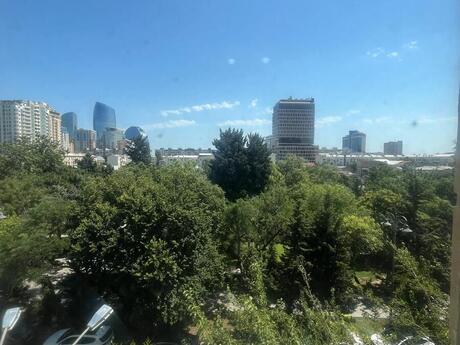 3 otaqlı köhnə tikili - 28 May m. - 90 m²