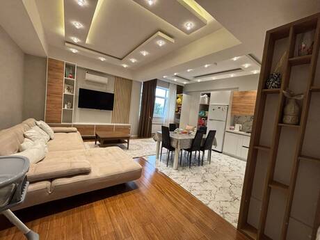 3 otaqlı yeni tikili - Elmlər Akademiyası m. - 130 m²