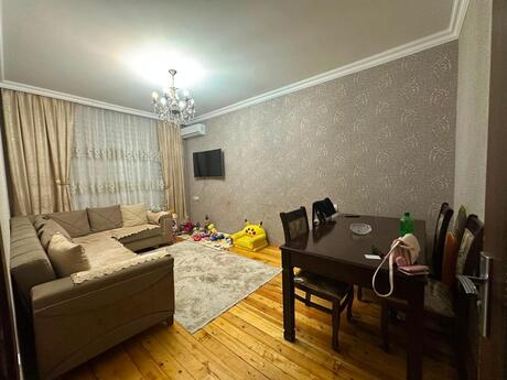 3 otaqlı köhnə tikili - Bakıxanov q. - 90 m²