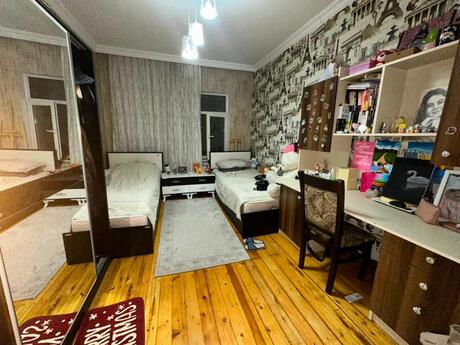 3 otaqlı köhnə tikili - Bakıxanov q. - 90 m²