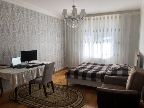 3 otaqlı köhnə tikili - Günəşli q. - 61 m²