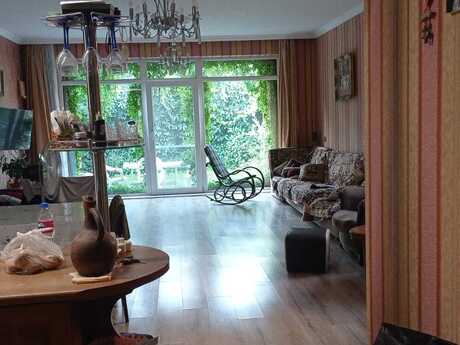 5 otaqlı həyət evi/bağ evi - Həzi Aslanov q. - 240 m²
