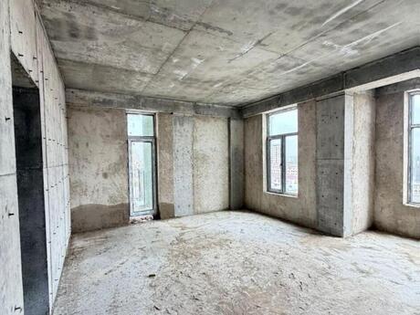 3 otaqlı yeni tikili - İnşaatçılar m. - 148 m²