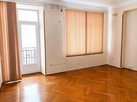3 otaqlı köhnə tikili - Sahil m. - 108 m²
