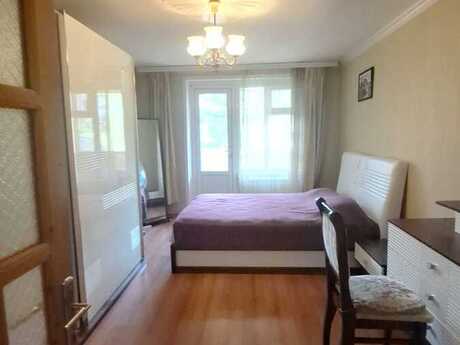3 otaqlı köhnə tikili - Neftçilər m. - 70 m²