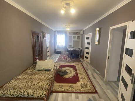 7 otaqlı həyət evi, 200 m², İnşaatçılar: 275 000 ₼ 2