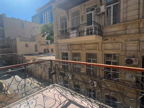 4 otaqlı köhnə tikili - Sahil m. - 135 m²