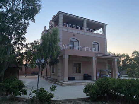 6 otaqlı həyət evi/bağ evi - Şüvəlan q. - 350 m²