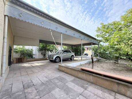 6 otaqlı həyət evi/bağ evi - Novxanı q. - 265 m²