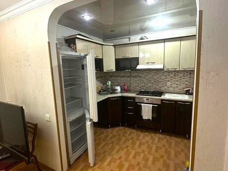4 otaqlı köhnə tikili - Xətai r. - 92 m²