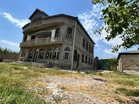 10 otaqlı həyət evi/bağ evi - Sulutəpə q. - 852 m²