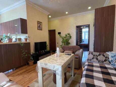 2 otaqlı köhnə tikili - Elmlər Akademiyası m. - 60 m²