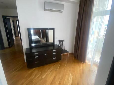 Kirayə 4 otaqlı mənzil, 155 m², Nizami: 1 500 ₼/ay 5