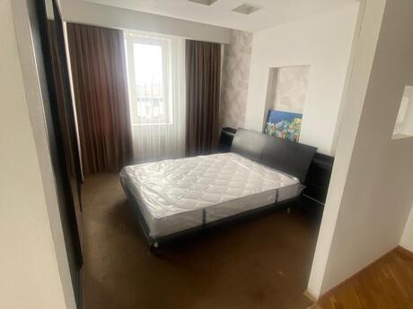 Kirayə 4 otaqlı mənzil, 155 m², Nizami: 1 500 ₼/ay 4