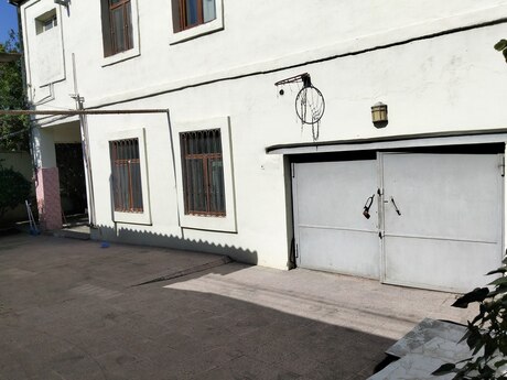 4 otaqlı həyət evi/bağ evi - Bilgəh q. - 200 m²