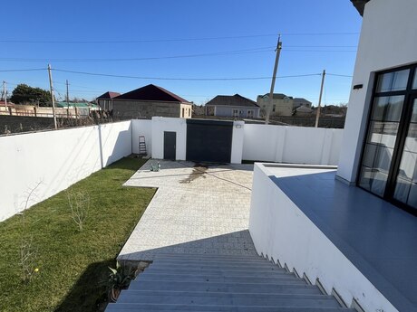 4 otaqlı həyət evi/bağ evi - Novxanı q. - 280 m²