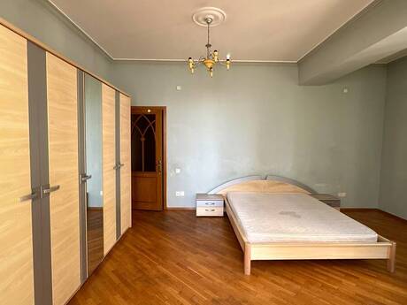 Elan №6297286 - Bakı, 28 May m., 3 otaqlı, 130 m², 5/12 mərtəbə