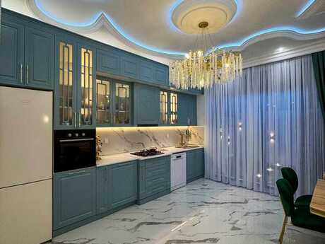 8 otaqlı həyət evi/bağ evi - Mərdəkan q. - 240 m²
